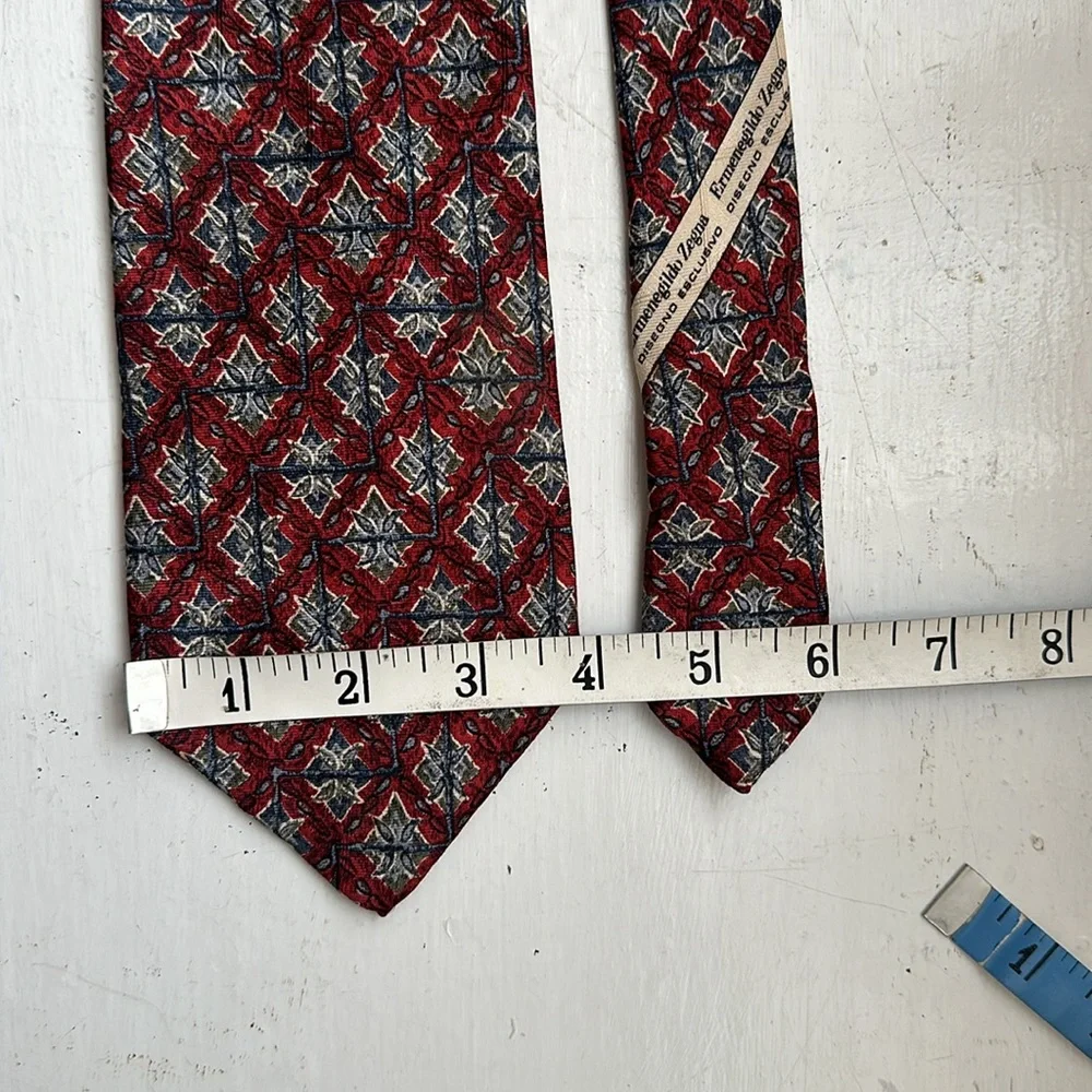 Ermenegildo Zegna Signature Red Blue 100% Silk Jacquard Tie